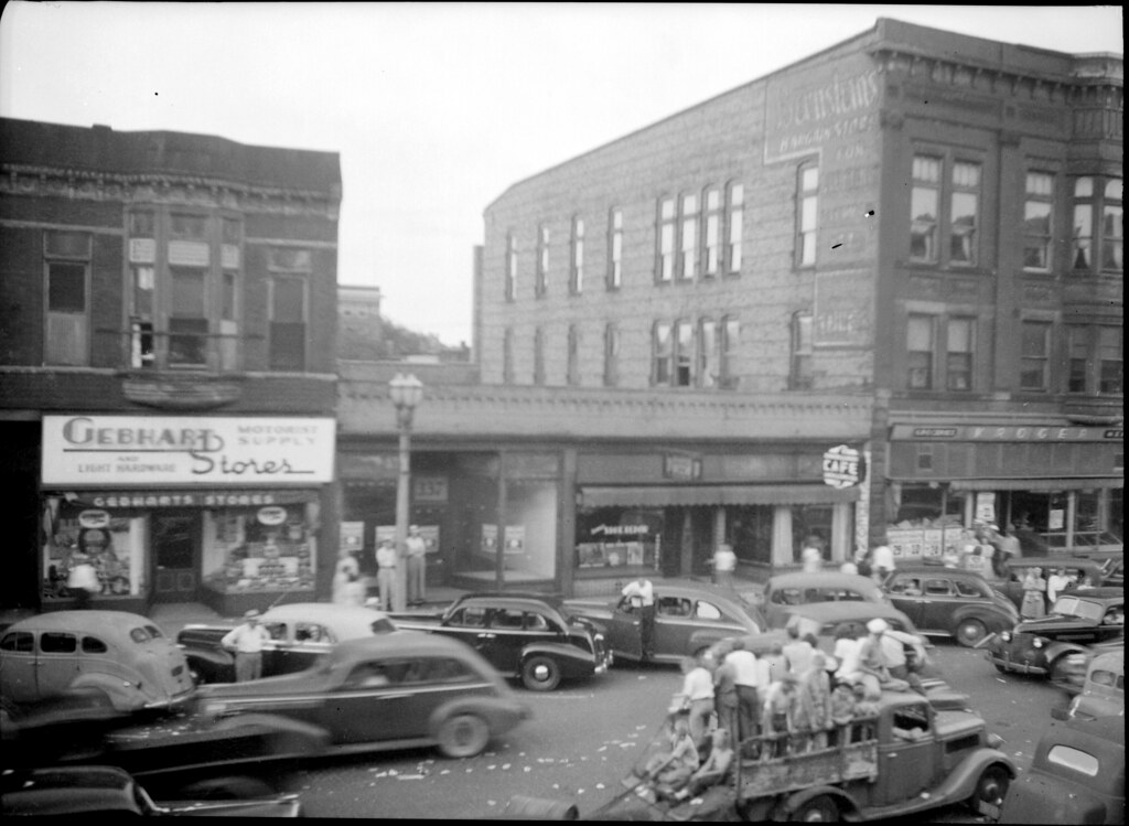 East Main Street View of the 300 block of East Main Street… Flickr