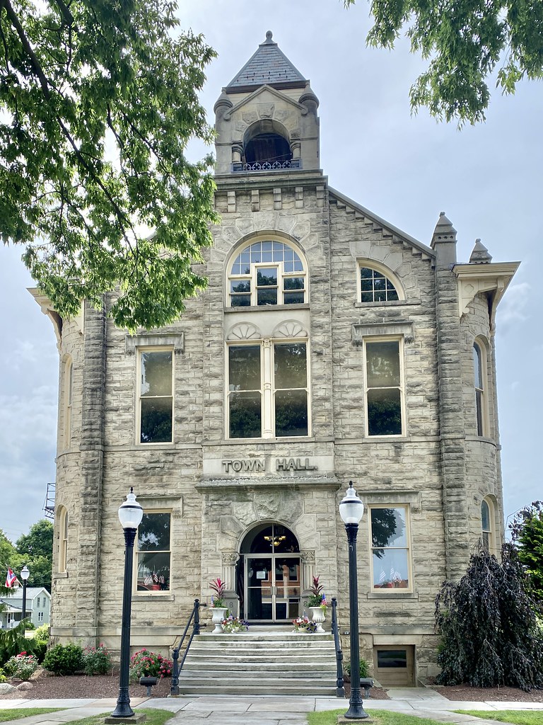 City Hall, Amherst, OH Built in 1884, this Queen Annestyl… Flickr