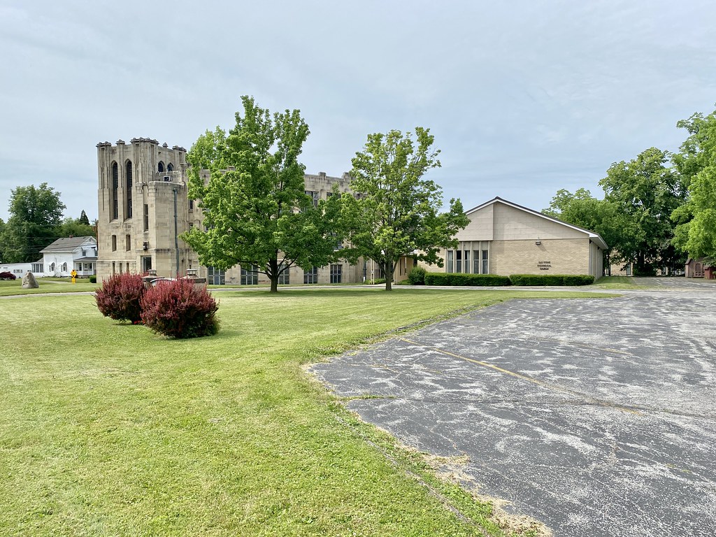 Old Stone Church, Main Street and Elyria Avenue, Amherst, … Flickr