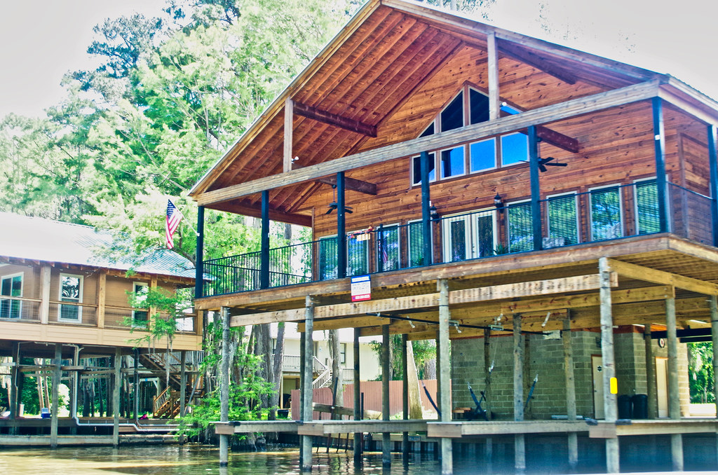 Homes along Caddo Lake from Capt Ron's Swamp Tours, Karnac… Flickr
