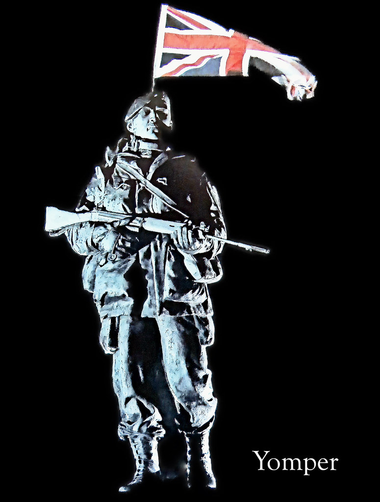 The Yomper statue at night. Alan Howell Flickr