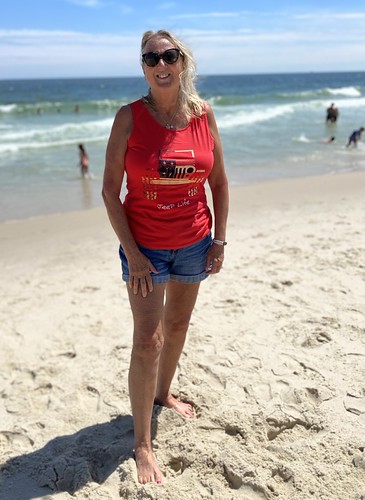 This “mature wife” can still look great on a beach! | Flickr