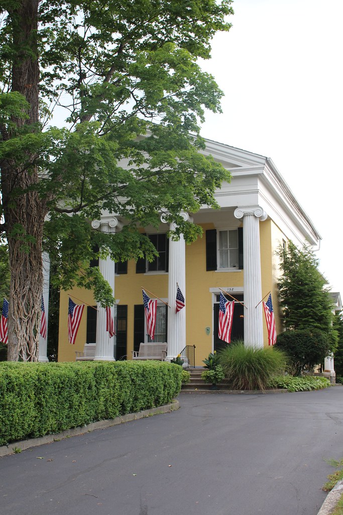 NY Penn Yan Laurentide Inn a photo on Flickriver