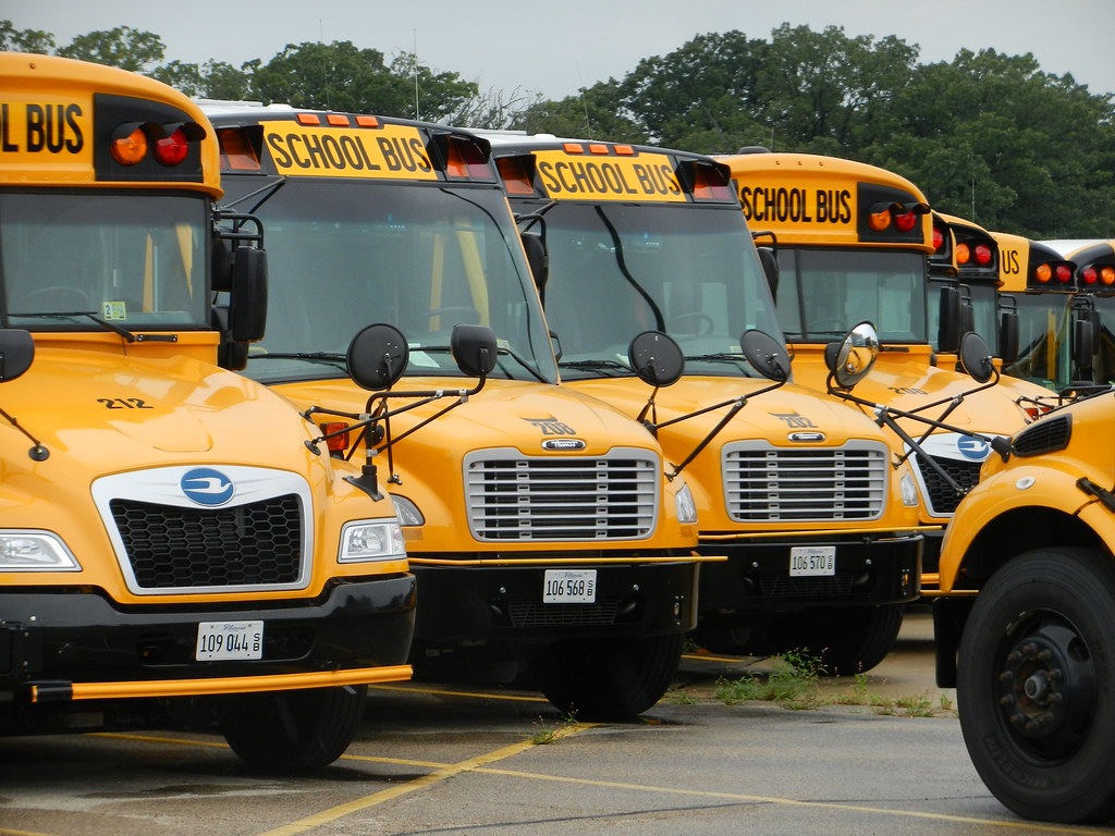 Fremont School District 79 208, 202 Bus lot Mundelein, … Flickr