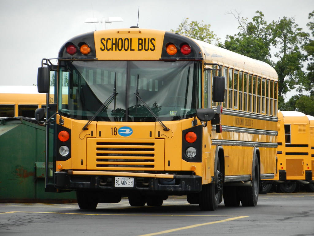 Wauconda Community Unit School District 118 18 Bus lot … Flickr