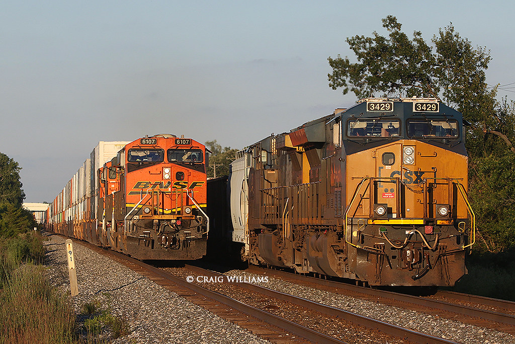 BNSF 6107 Westbound passing CSXT 3429 West of Defiance OH Flickr