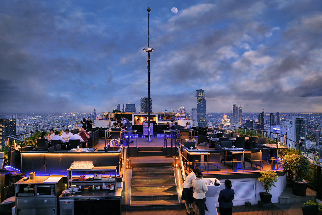 Vertigo Moon rooftop bar photo rights reserved by B℮n Fe… Flickr
