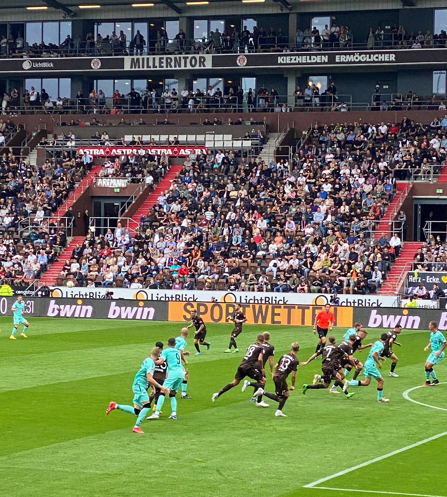 FC St. Pauli vs.SC Paderborn 2. Bundesliga Saison 2022/ 20… Flickr