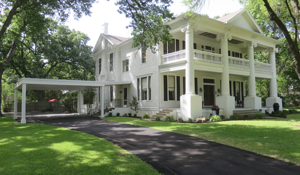Judge M.B. Templeton House (Waxahachie, Texas) Built in 19… Flickr