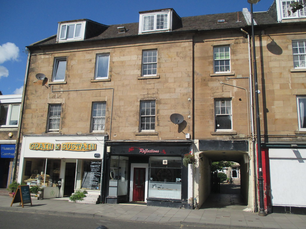 135137 High Street. {listed building]. Burntisland. Fife.… Flickr