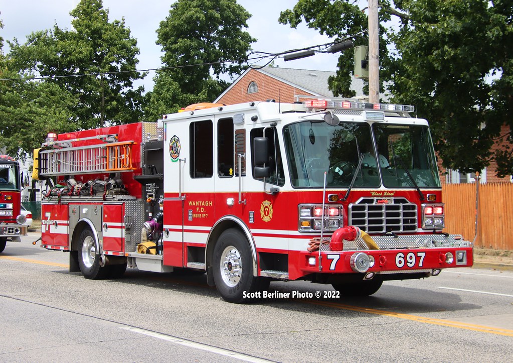 WANTAGH, NY FIRE DEPARTMENT ENGINE 697 Scott Berliner Flickr