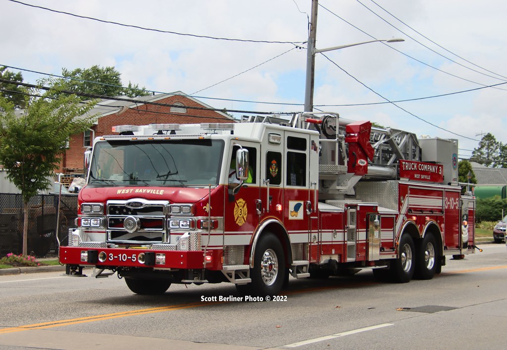 WEST SAYVILLE, NY FIRE DEPARTMENT TOWER LADDER Scott Berliner Flickr