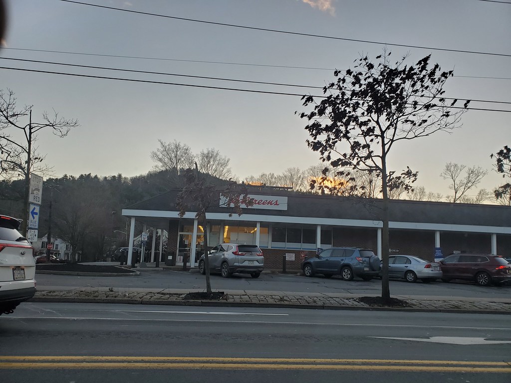 Rite Aid/ Walgreens Milford, PA Store 3689, 100 W. Harf… Flickr