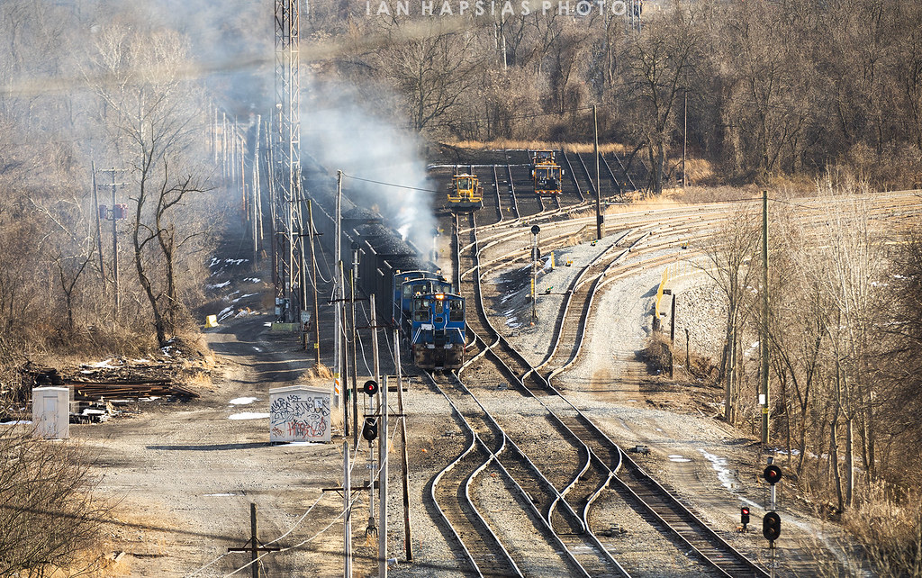 URR 66CLT2 URR 15 Dravosburg PA 3 MP15’s bring B&O coke ra… Flickr