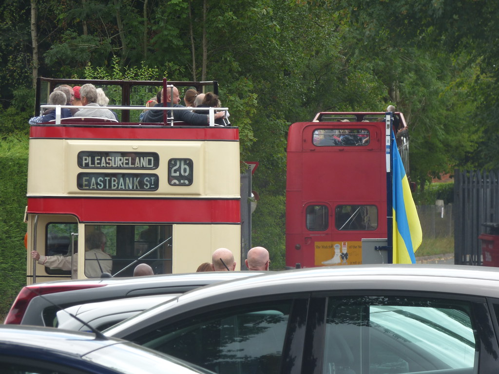 Ainsdale 85 and London Transport OM5 The Transport Museu… Flickr