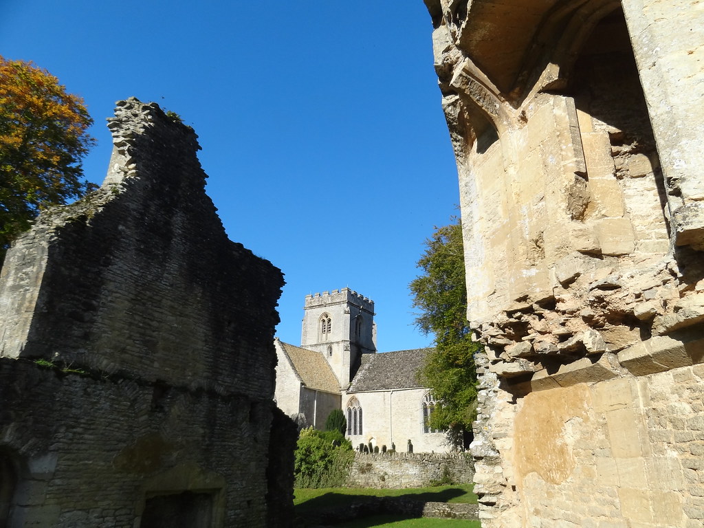 Minster Lovell 22.10.19 St Kenelm's church glimpsed throug… Flickr