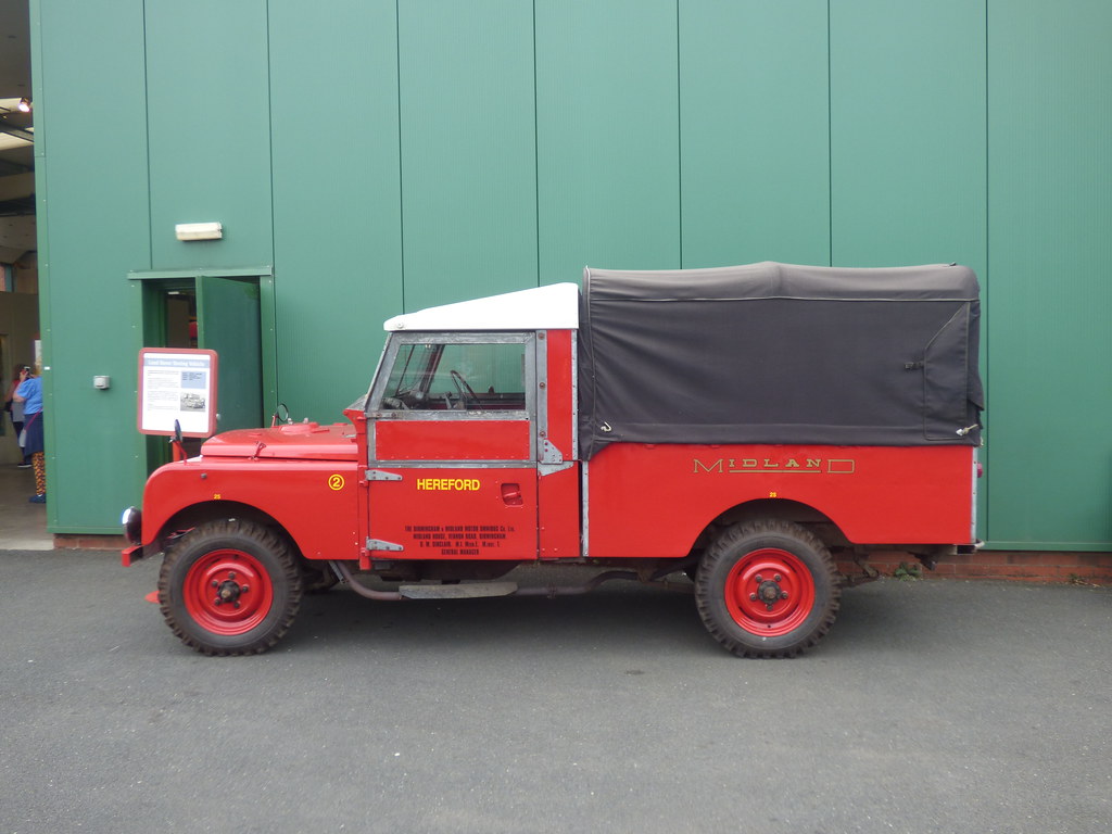 Land Rover Towing Vehicle Midland Red The Transport Museum, Wythall