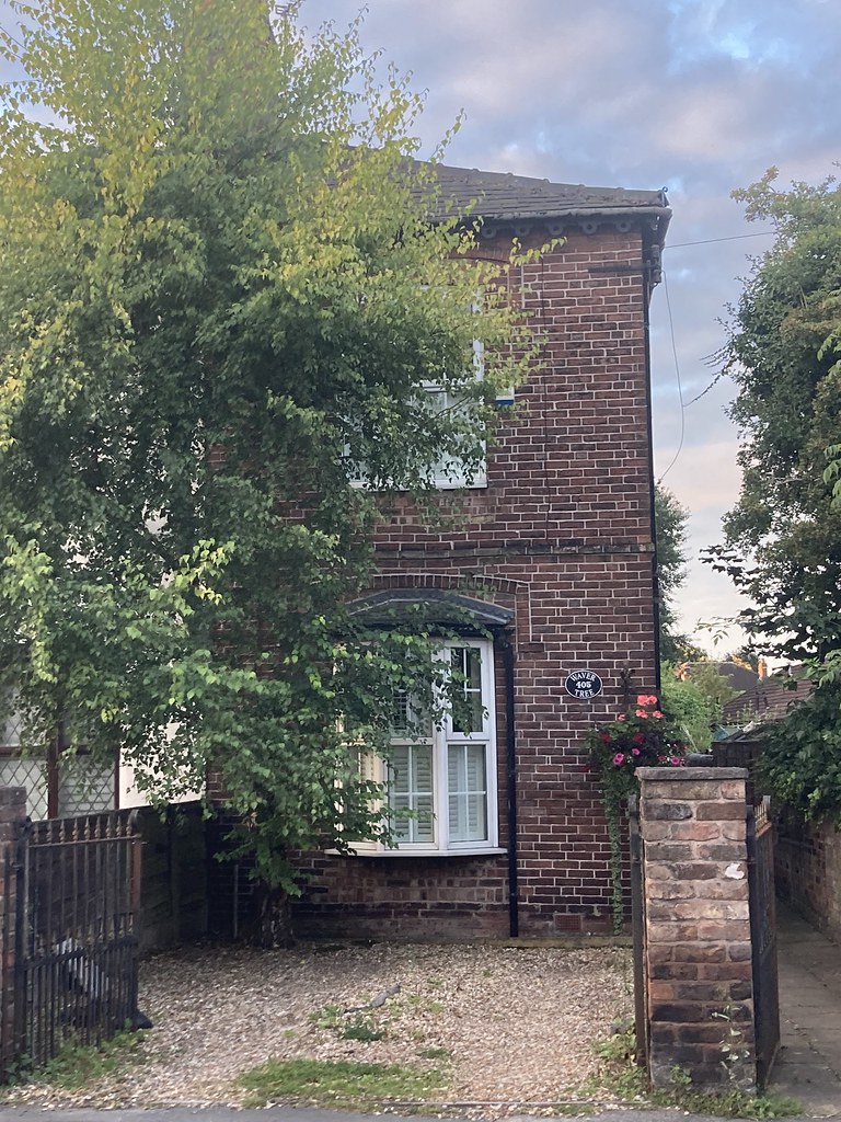 'Waver Tree', Moorside Road, Urmston A relatively unknown … Flickr