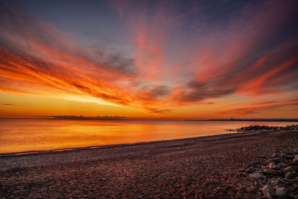 Hamilton Beach Sunrise Beautiful Clouds hanging above Lake… Flickr