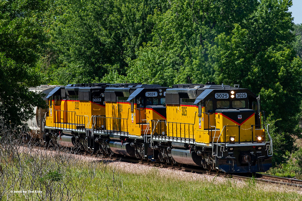 DAIR_3025_Chatsworth_SD_892022 The train is north of Cha… Flickr