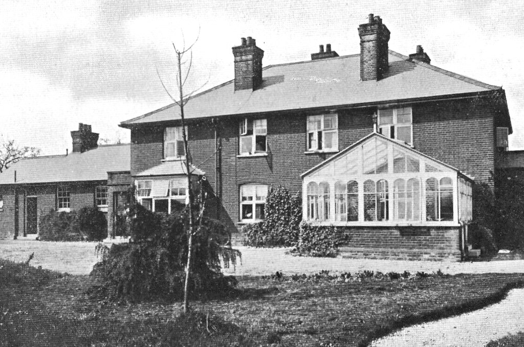 Bushey Heath Cottage Hospital c. 1920's. terry trainor Flickr