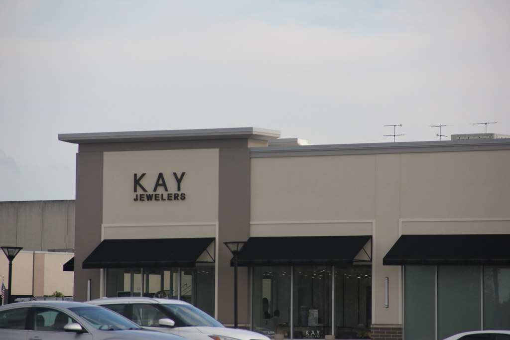Kay Jewelers Parma, OH Picture taken 8/29/22 Former Lens… Flickr