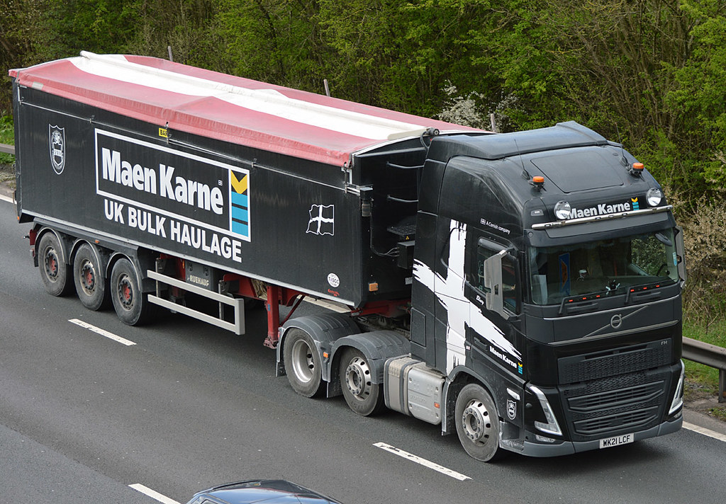 APT_1483 M5 Upton Warren 05/04/2022 Harry's On The Road Truck