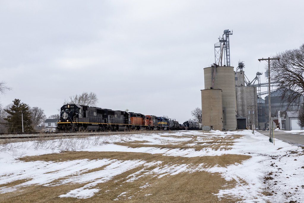 IC 1026 A408 Thomasboro, IL A skittles A408 consist ma… Flickr