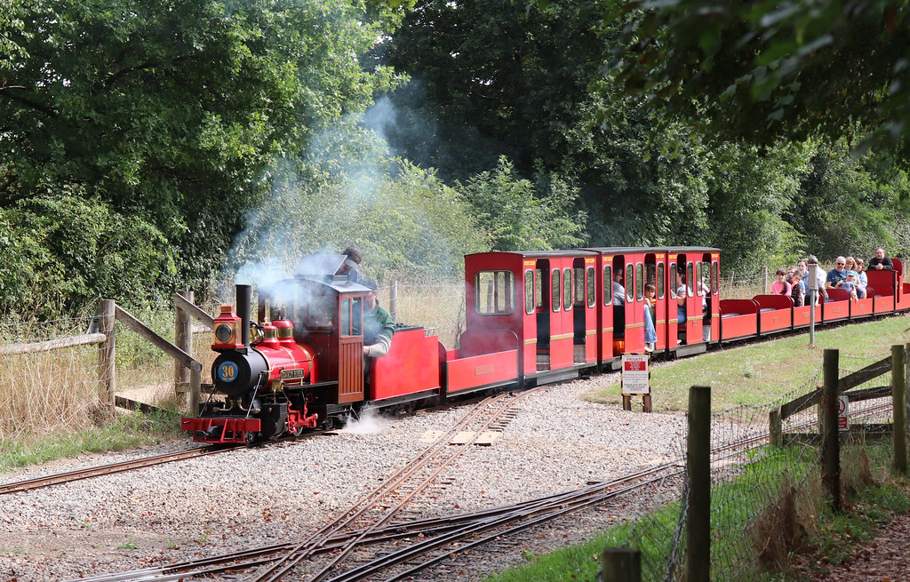 Eastleigh Lakeside Railway steam loco 7 "Sandy River" Flickr