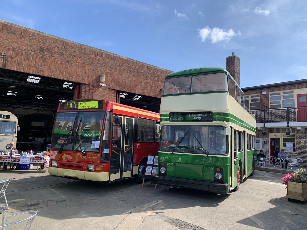 Nottingham Heritage Vehicles L127LRA and RTV442X Flickr