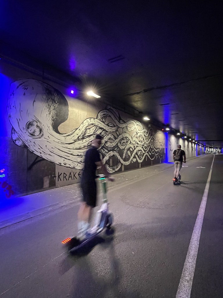 Kraken Tunnel des Tuileries Paris tunneldestuileries str… Flickr