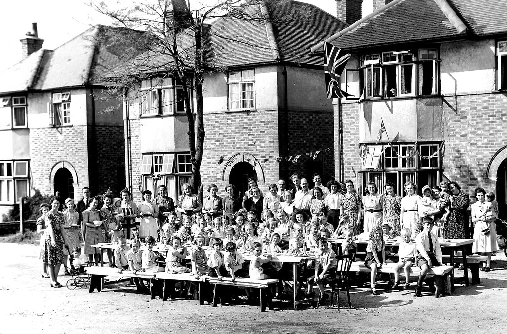 Brookdene Avenue V.E. celebration terry trainor Flickr