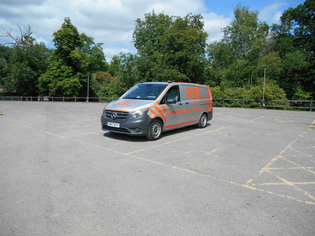RAC MercedesBenz Vito BN17 DCY parked in the car park at … Flickr