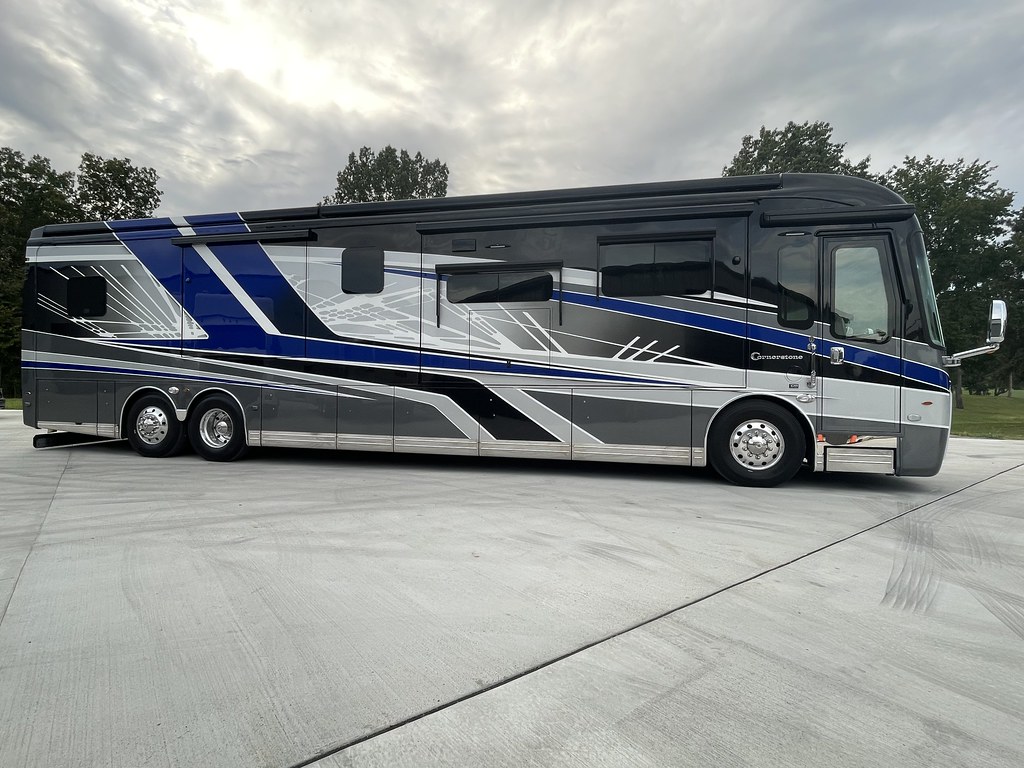 2023 Entegra Cornerstone Quad Slide 45W 605HP Cummins Bath… Flickr