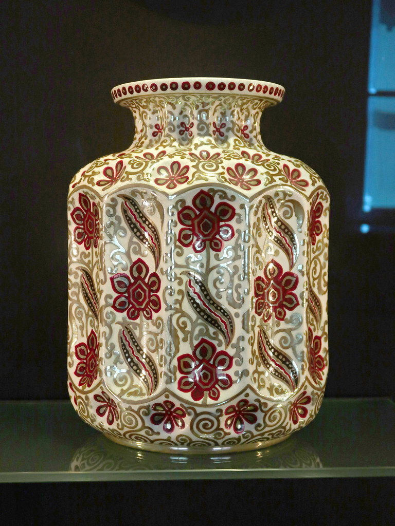 Decorative vessel 093a Decorative vessel with leaves and f… Flickr