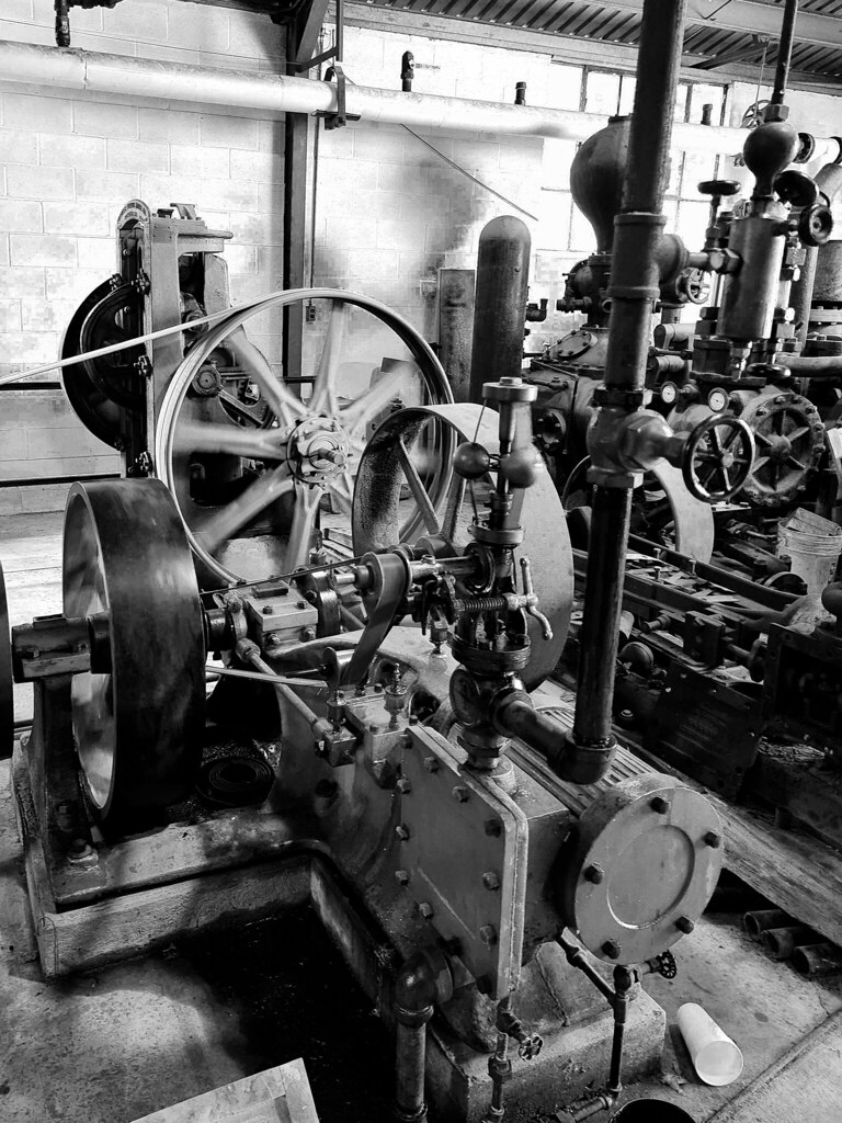 R&T017 Old steam powered machines at the Rough & Tumble … Flickr