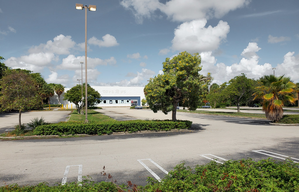 Vacant Toys "Я" Us 601 North Congress Ave; Boynton Beach… Flickr