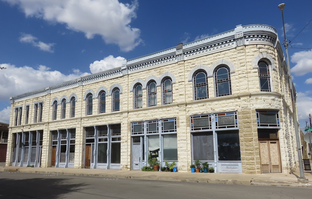 Storefront Commercial Building (Brownwood, Texas) Brownwoo… Flickr