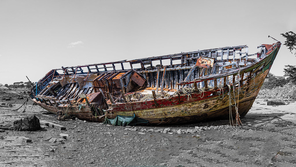 L'épave Epave sur la plage de Nod Goven sur l'île de Bréha… Flickr