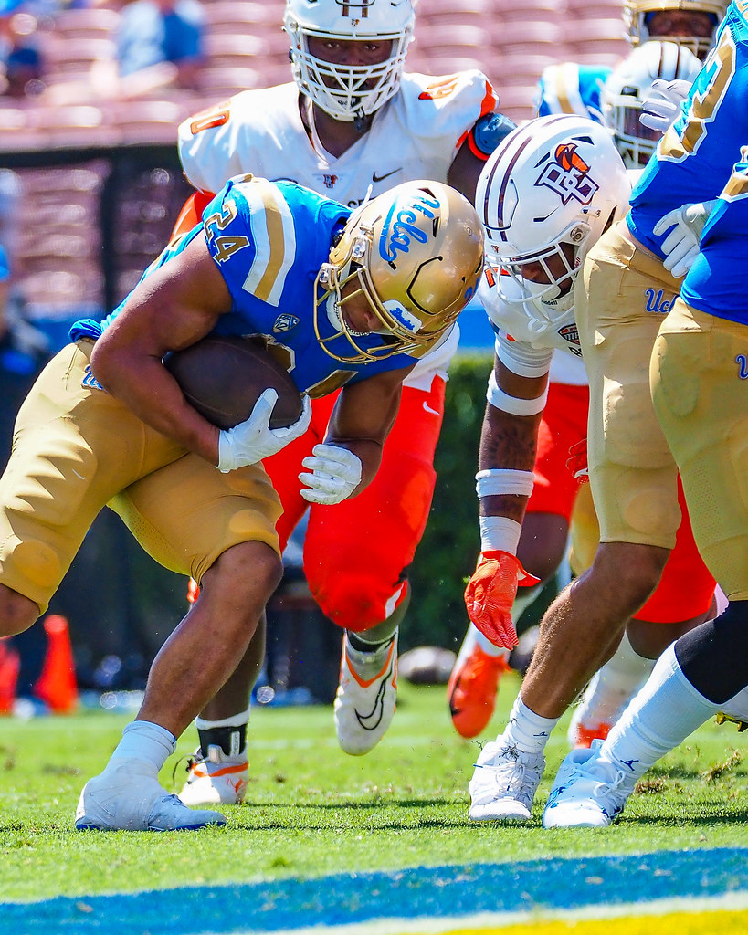 UCLA Football vs Bowling Green; September 3, 2022, Pasaden… Flickr
