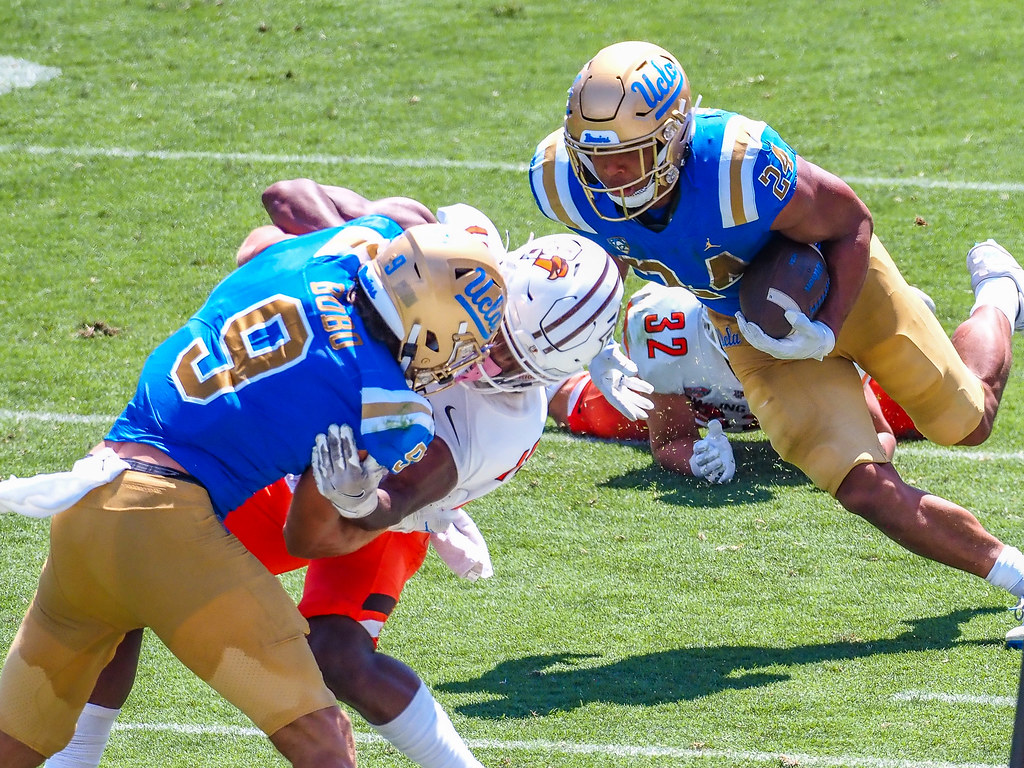 UCLA Football vs Bowling Green; September 3, 2022, Pasaden… Flickr