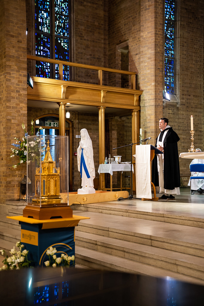 Saint Mary's Twickenham ⒸJoeMartinhttps//stbernadette.o… Flickr