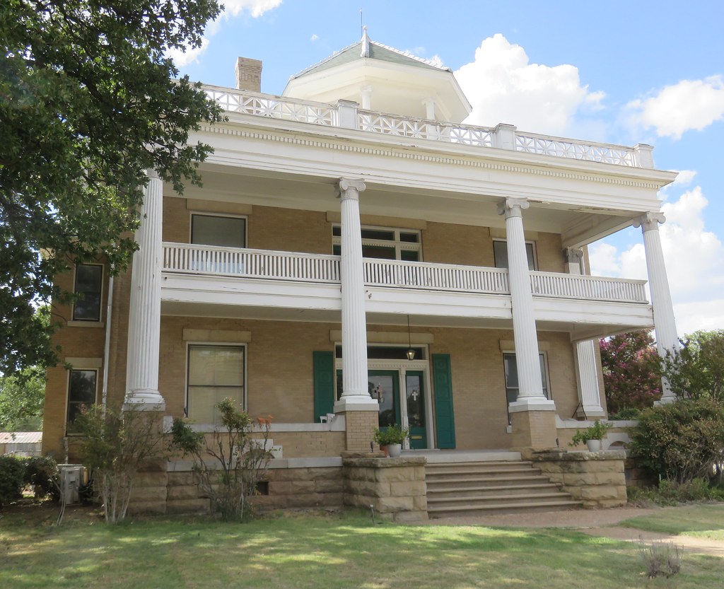 Classical Revival House (Brownwood, Texas) Brownwood, Texa… Flickr