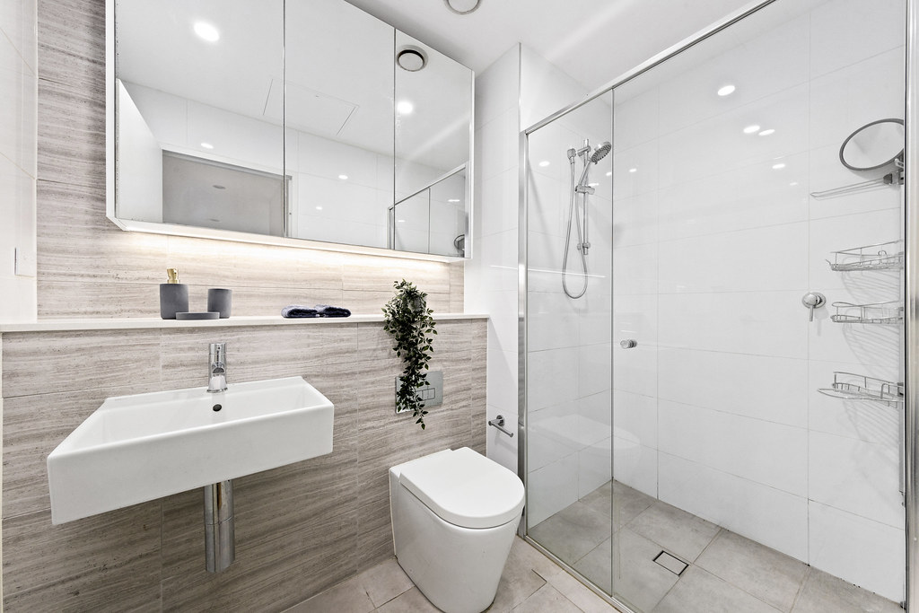 Bathroom Bowen Ji Flickr