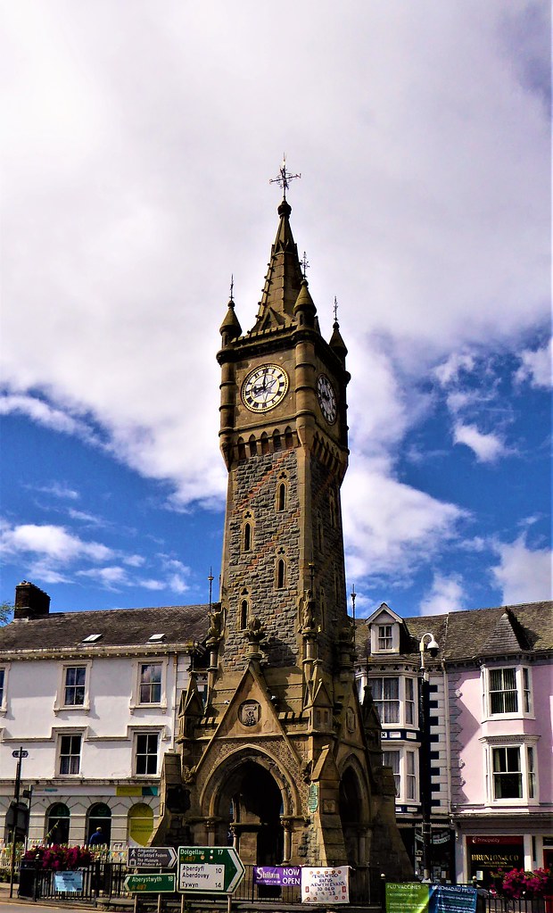 MACHYNLLETH CLOCK TOWER Machynlleth is a market town, comm… Flickr