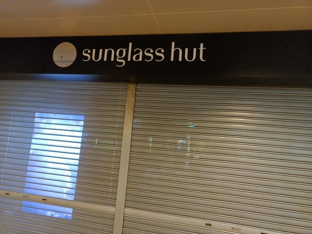 Sunglass Hut outlet at Changi Airport Terminal 1 Transit D… Flickr