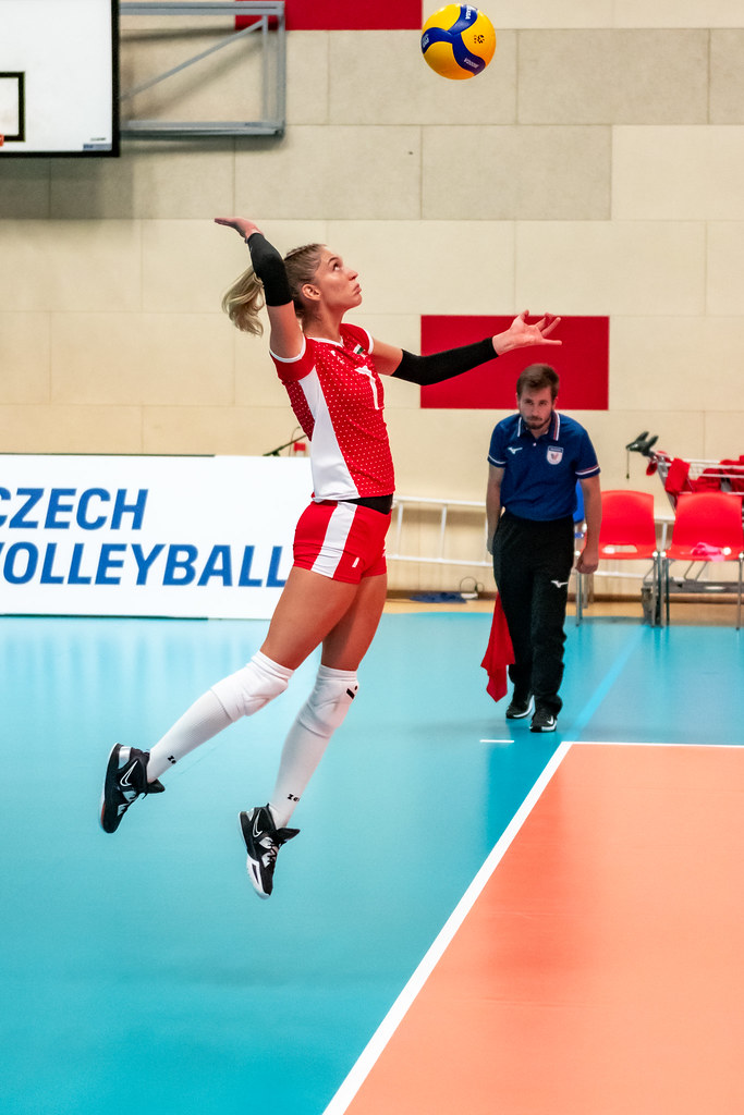 DSC_4551 KATA TÖRÖK Outside hitter/spiker or wing hitter/s… Flickr