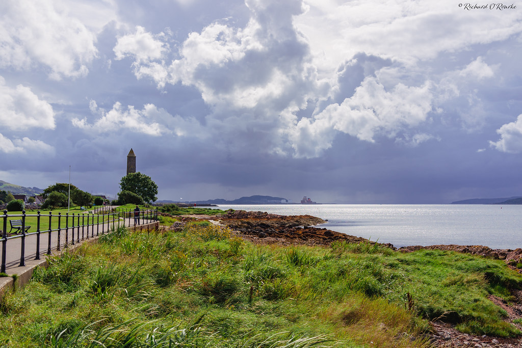 Rain over Largs View of the Largs pencil monument with rai… Flickr