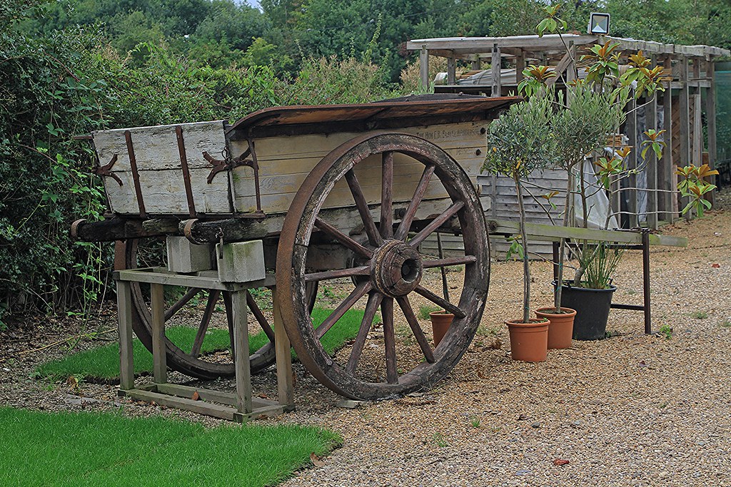 Horse drawn wagon Hintons Garden Centre Warwick Horse draw… Flickr