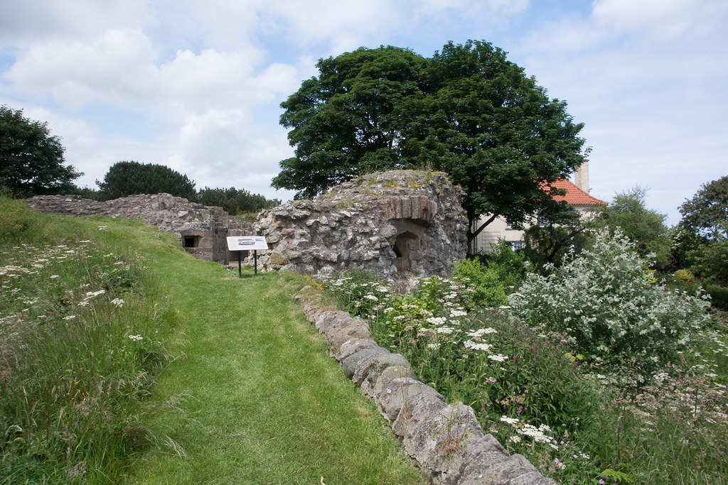 Gun emplacement, Berwick on Tweed Stanleyfootpad Flickr